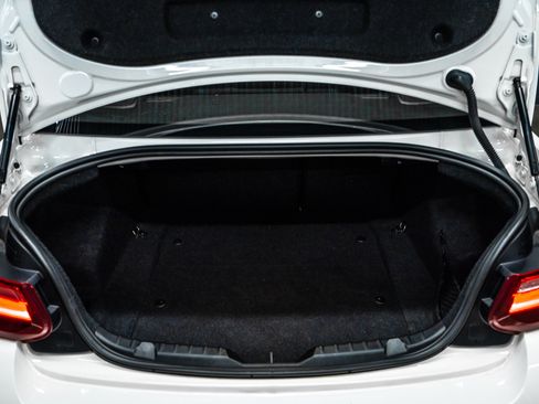 Used 2017 BMW M2 RWD image 16