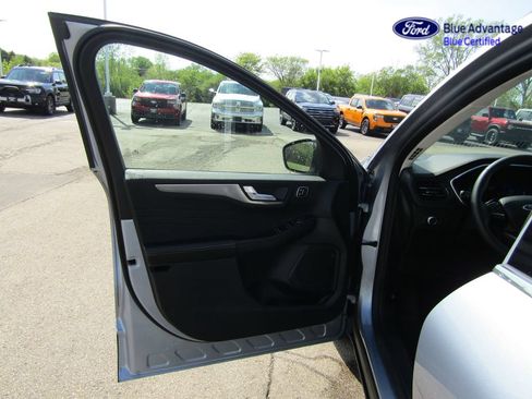 Certified 2022 Ford Escape Titanium FWD image 24