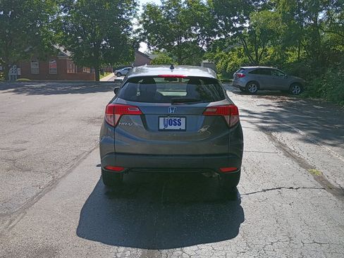Used 2017 Honda HR-V EX image 4