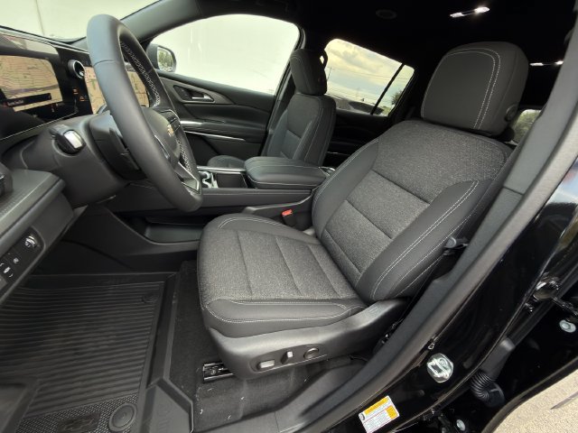 New 2027 Chevrolet Traverse LT w/ Driver Confidence Package FWD image 18