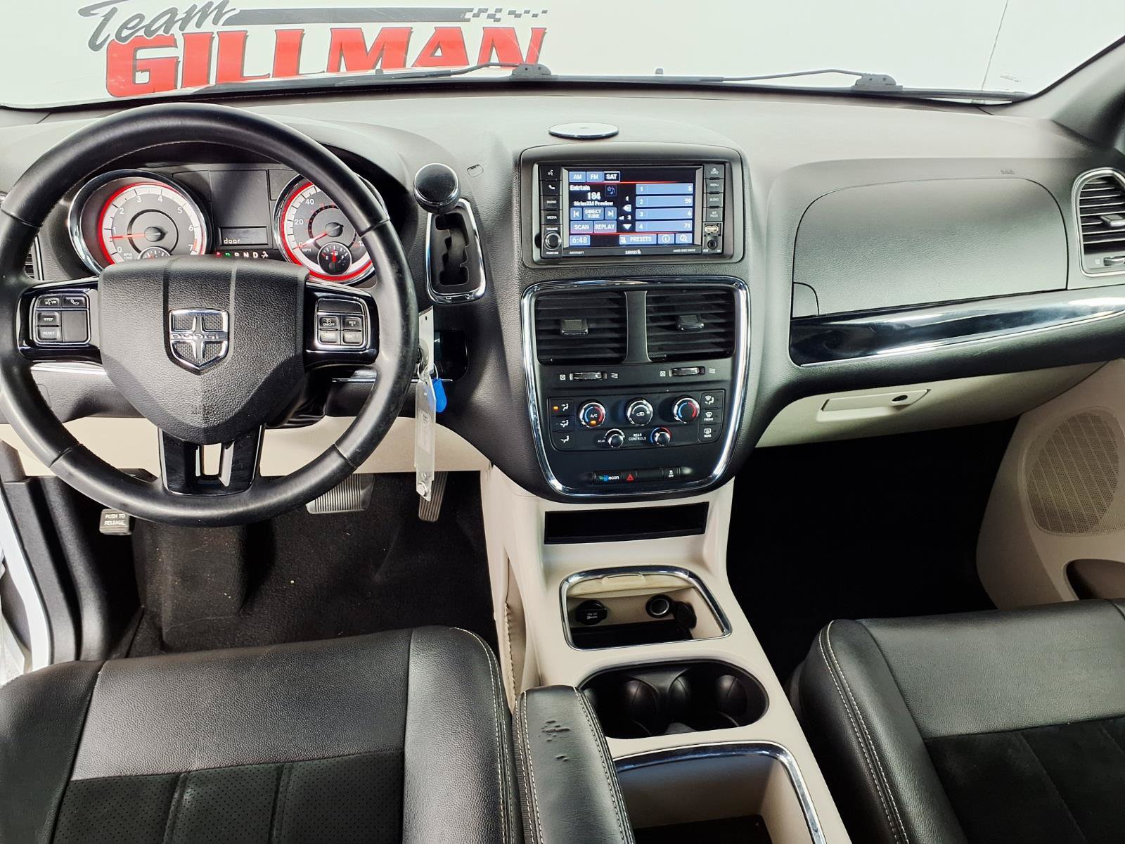 Used 2017 Dodge Grand Caravan SXT FWD image 11
