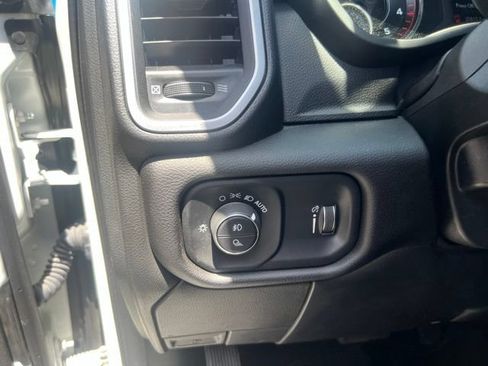 Used 2024 RAM 2500 Big Horn AWD/4WD image 15