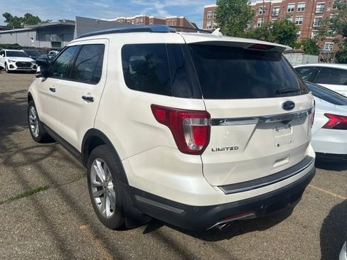 Used 2018 Ford Explorer Limited w/ Equipment Group 301A AWD/4WD image 7