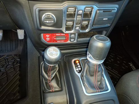 Used 2020 Jeep Gladiator Rubicon image 19