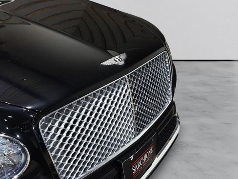 Used 2022 Bentley Bentayga AWD/4WD image 15