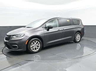 Used 2023 Chrysler Pacifica Touring-L video 1