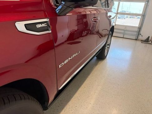 Used 2021 GMC Yukon Denali w/ Denali Premium Package AWD/4WD image 7