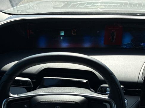 Used 2024 Lincoln Nautilus Reserve w/ Equipment Group 202A image 16