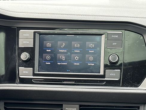 Used 2022 Volkswagen Jetta SE w/ Panoramic Sunroof Package image 20