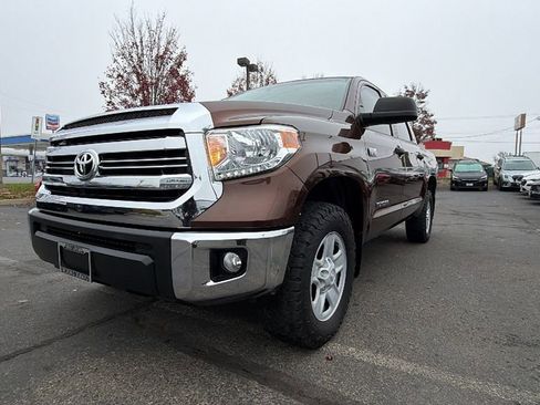 Used 2017 Toyota Tundra SR5 image 9