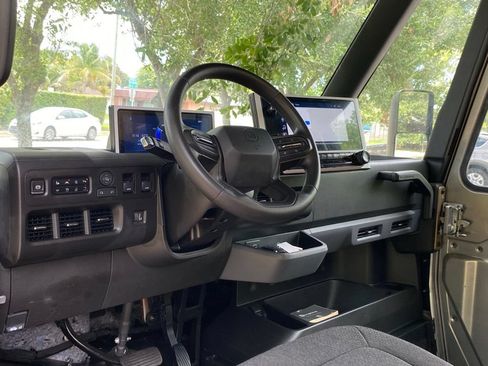 Used 2024 Chevrolet Brightdrop 400 w/ Commercial Equipment Package AWD/4WD image 15