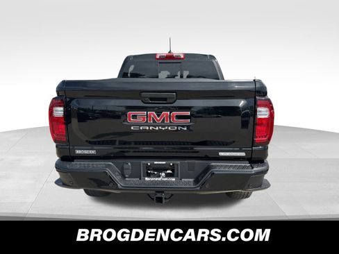 New 2026 GMC Canyon Elevation image 4