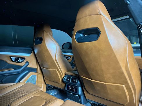 Used 2019 Lamborghini Urus image 20