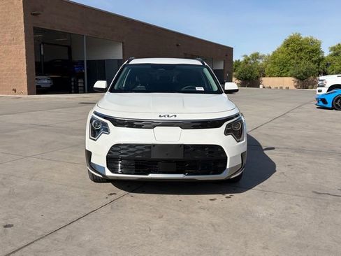 Used 2025 Kia Niro Wind FWD image 4