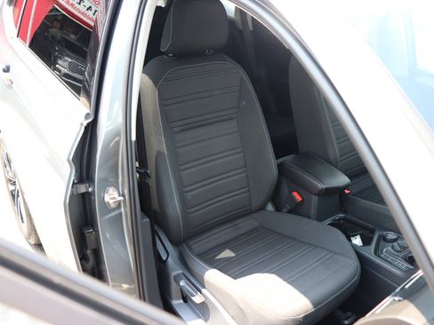 Used 2022 Volkswagen Tiguan S image 14