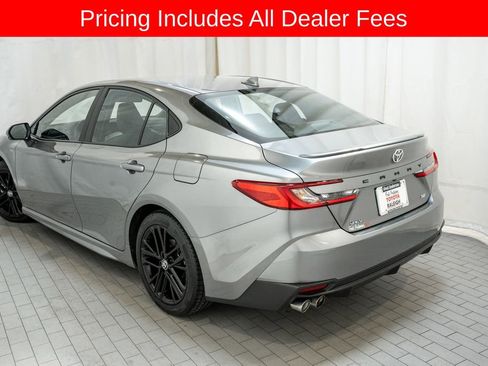 Used 2025 Toyota Camry SE FWD image 3