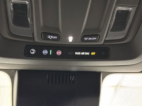 Used 2024 Chevrolet Silverado 1500 LT image 48