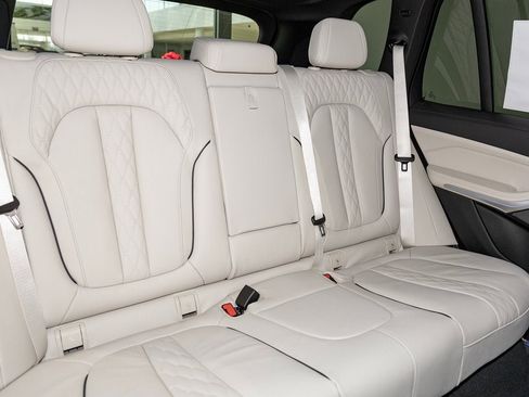 New 2026 BMW X5 xDrive50e w/ M Sport Package image 34