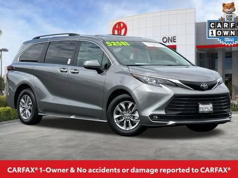 Used 2026 Toyota Sienna XLE FWD image 2