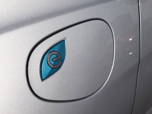 Used 2023 Chrysler Pacifica Limited image 45