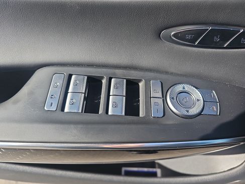 Used 2025 Genesis GV70 3.5T Sport w/ Sport Prestige Package image 13