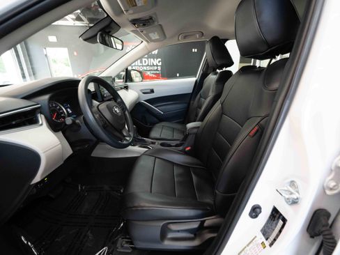 Used 2022 Toyota Corolla Cross L AWD/4WD image 9