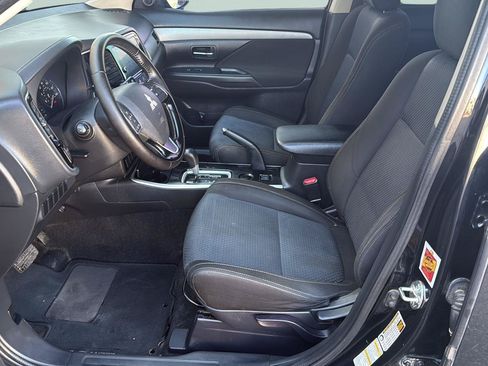 Used 2018 Mitsubishi Outlander SE FWD image 22