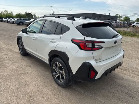 Used 2024 Subaru Crosstrek 2.0i Premium AWD/4WD image 2