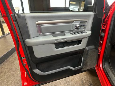 Used 2018 RAM 1500 Classic SLT image 10