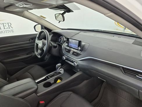 Used 2024 Nissan Altima 2.5 S FWD image 37