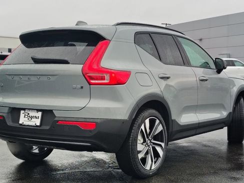 New 2026 Volvo XC40 B5 Plus w/ Climate Package image 3