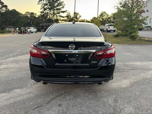 Used 2018 Nissan Altima 2.5 SR w/ SR Special Edition image 4