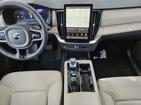 New 2026 Volvo XC90 B6 Plus w/ Protection Package Premier image 16