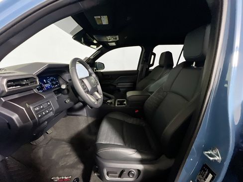 Used 2026 Toyota 4Runner TRD Off-Road Premium AWD/4WD image 14