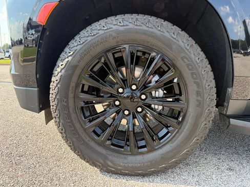 Used 2023 Chevrolet Tahoe Premier RWD image 25