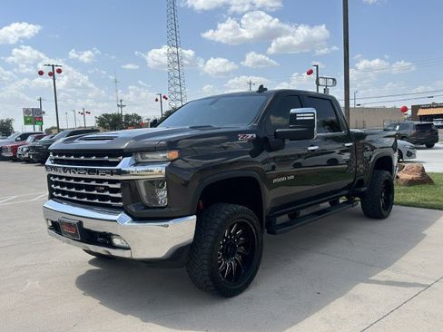 Used 2020 Chevrolet Silverado 2500 LTZ w/ LTZ Convenience Package AWD/4WD image 9