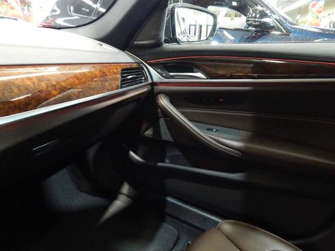 Used 2020 BMW 540i xDrive w/ M Sport Package image 21