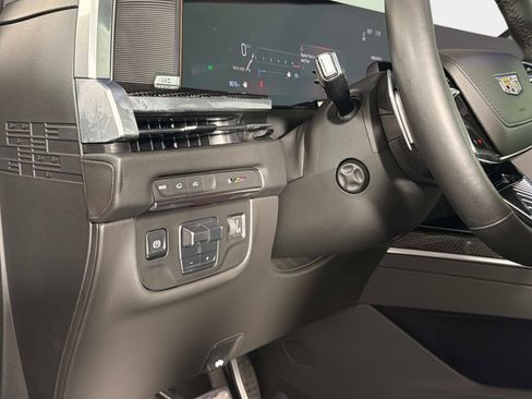 Used 2025 Cadillac Escalade V AWD/4WD image 42