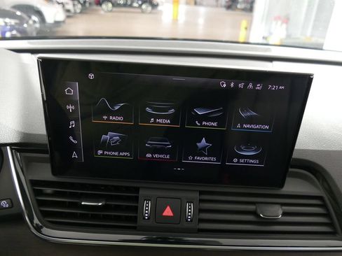 Used 2023 Audi Q5 2.0T Premium w/ Convenience Package AWD/4WD image 17
