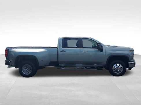 New 2026 Chevrolet Silverado 3500 LT w/ All Star Edition AWD/4WD image 6