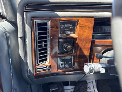 Used 1989 Cadillac Brougham image 28