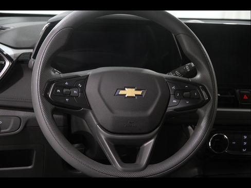 Used 2024 Chevrolet TrailBlazer LT FWD image 7