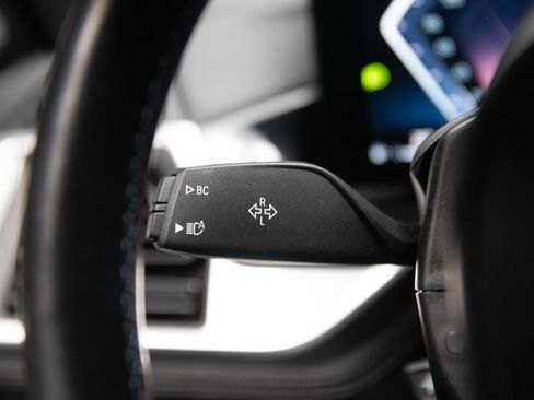 Used 2023 BMW X7 M60i w/ Executive Package image 73