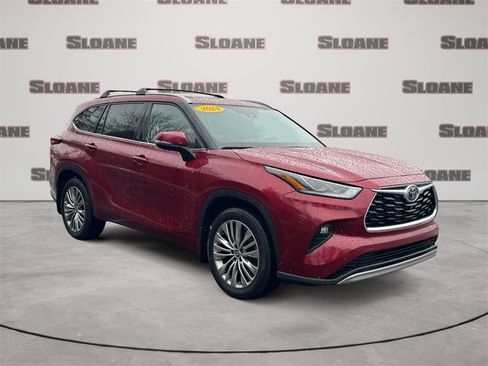Used 2024 Toyota Highlander Platinum image 7