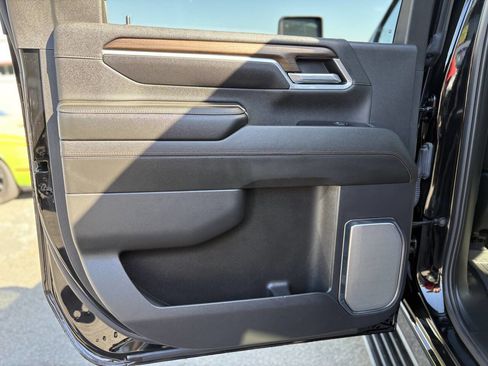 Used 2024 Chevrolet Silverado 2500 High Country w/ Midnight Edition image 31