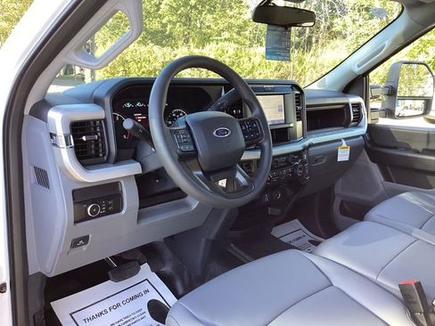 New 2026 Ford F350 4x4 Crew Cab DRW Super Duty image 26