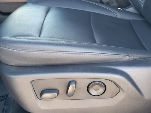 Used 2024 Chevrolet Silverado 2500 LTZ w/ LTZ Convenience Package image 12