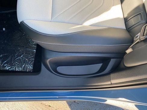 New 2025 Volkswagen Tiguan SE w/ Panoramic Sunroof Package image 58