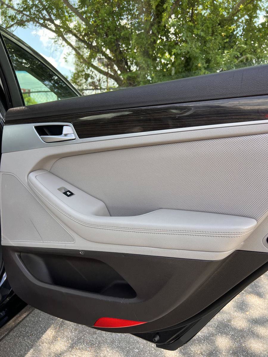 Used 2018 Genesis G80 3.8 RWD image 18
