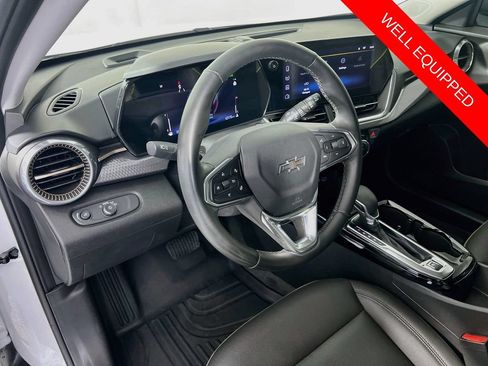 Used 2025 Chevrolet Trax ACTIV w/ Driver Confidence Package FWD image 9